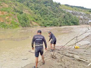 Vehículos desaparecidos  por deslave en Zamora