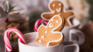 FIGURAS. Árboles navideños y ‘muñecos de jengibre’ son algunas de las formas más comunes para Navidad.