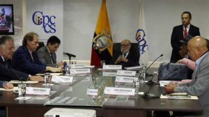 DESTITUCIÓN. El Consejo transitorio, presidido por Julio César Trujillo (+), evaluó y destituyó a 29 funcionarios.