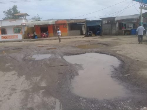 ESPERA. Unos 15 mil habitantes de La Tola, Las Peñas y Borbón son afectados por la no terminación del sistema regional de agua Potable.