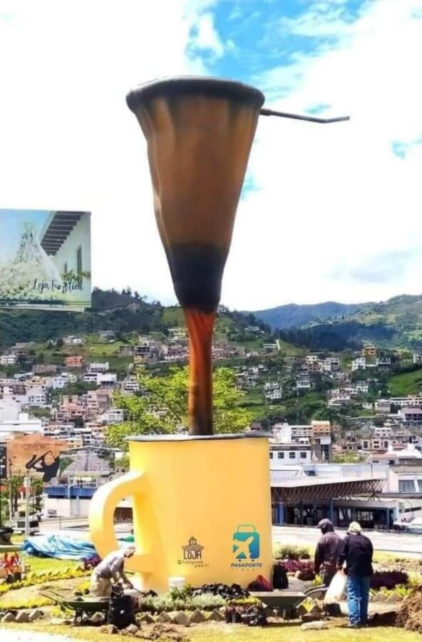 Monumento de la taza de café costó $3.000