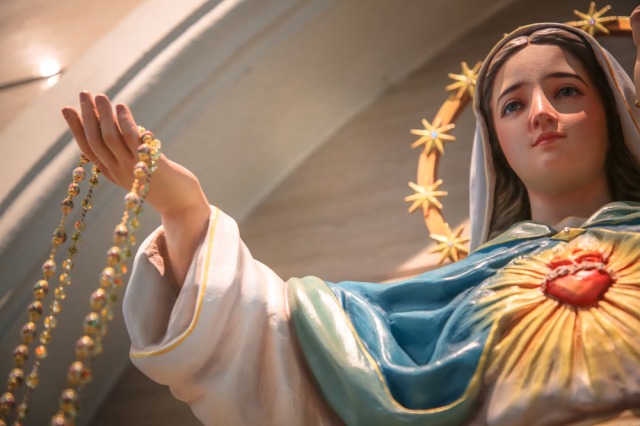 Mayo: mes de la madre y de la Virgen María