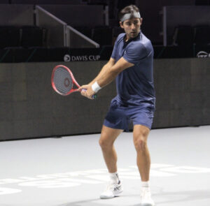 Daniel Hidalgo cultiva profesionalmente la afición de su familia por el tenis.
